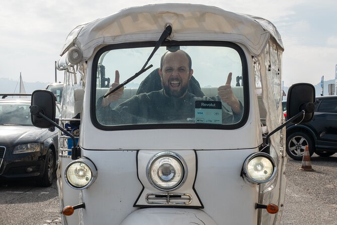 Lisbon: Private Professional Guided Tuk-tuk Tour - Lisbon Cathedral and the lanes of Alfama