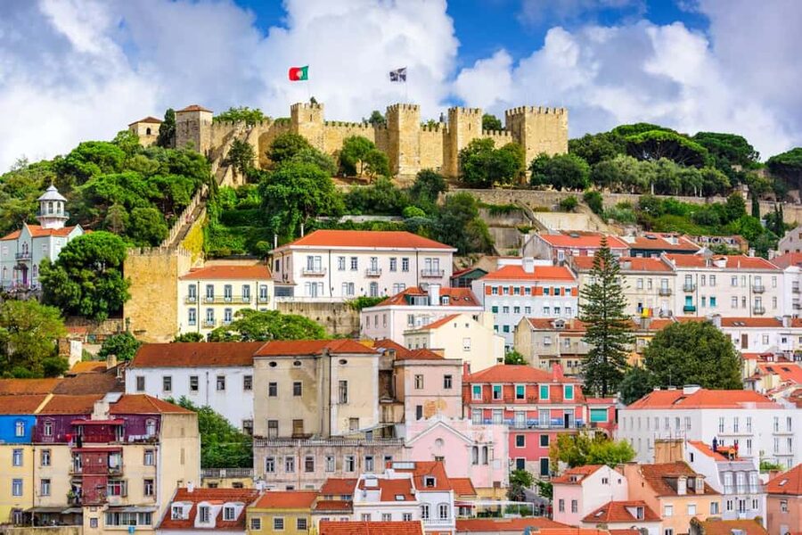 Lisbon: Private Tuk-Tuk City Tour With Local Guide - Why a tuk-tuk works so well in Lisbon’s old quarters