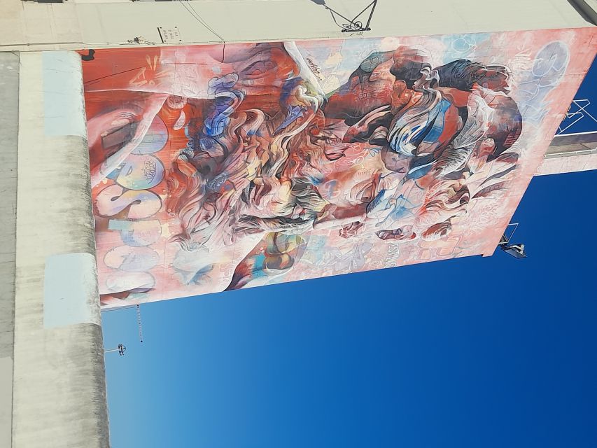 Lisbon: Private Tuk-Tuk Street Art Tour for 2,5 hours - What the private format is worth