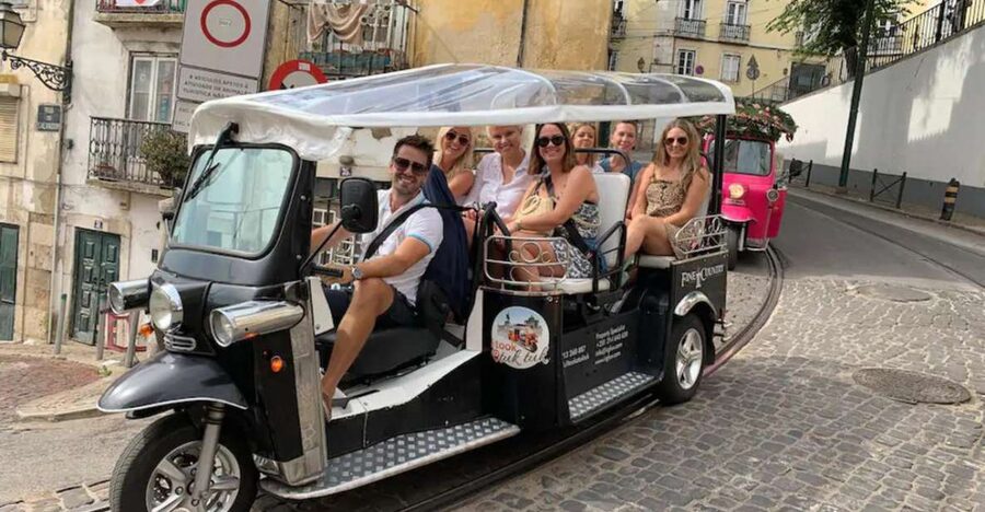 Lisbon: Private Tuk-Tuk Tour - Key points at a glance