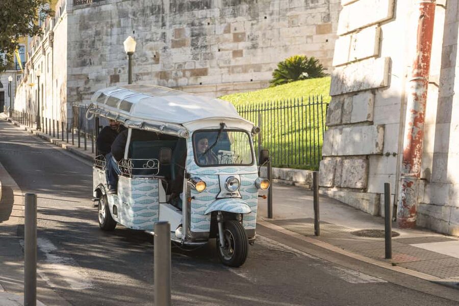 Lisbon: Private Tuk Tuk Tour (Alfama, Bairro Alto, Belém) - Lisbon Cathedral and the first climb