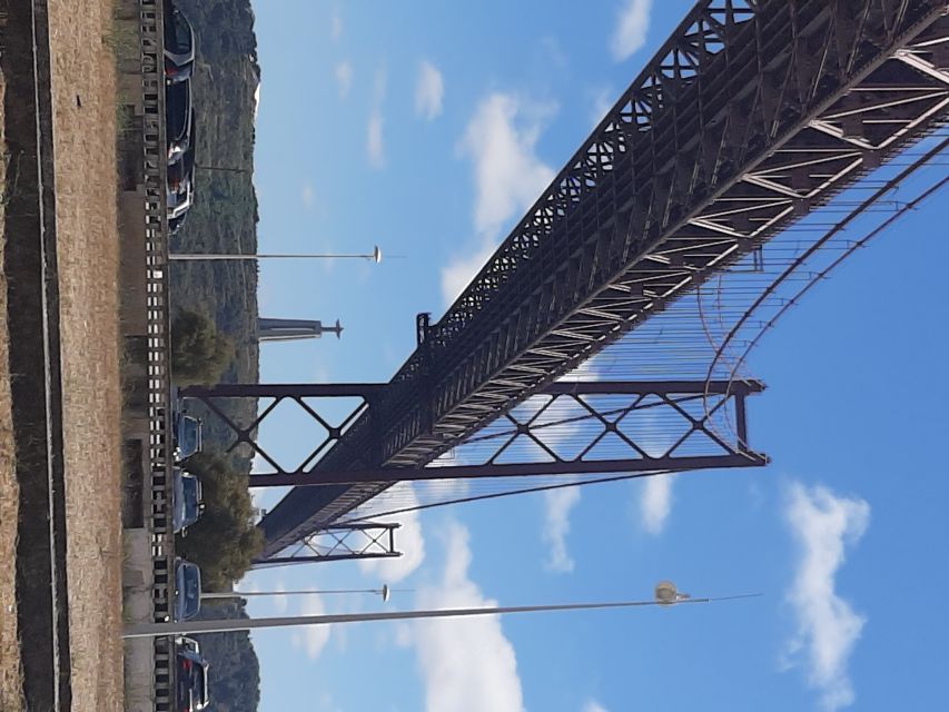 Lisbon: Private Tuk Tuk Tour Christ the King & Abril Bridge - FAQ