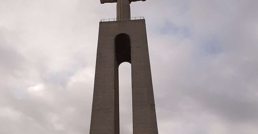 Lisbon: Private Tuk Tuk Tour Christ the King & Abril Bridge - Christ the King and the 360-Degree View