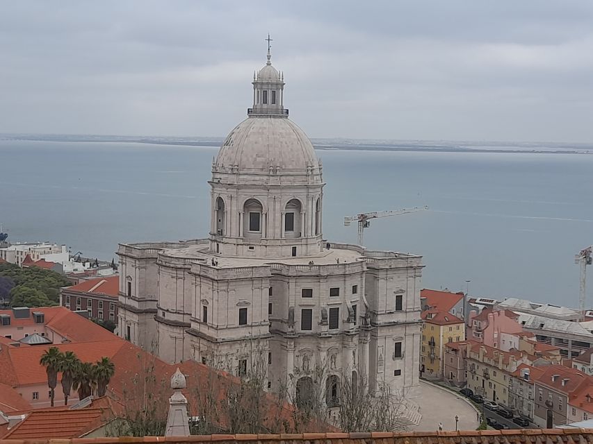 Lisbon: Private Tuk-Tuk Tour for 2 hours - Key points at a glance