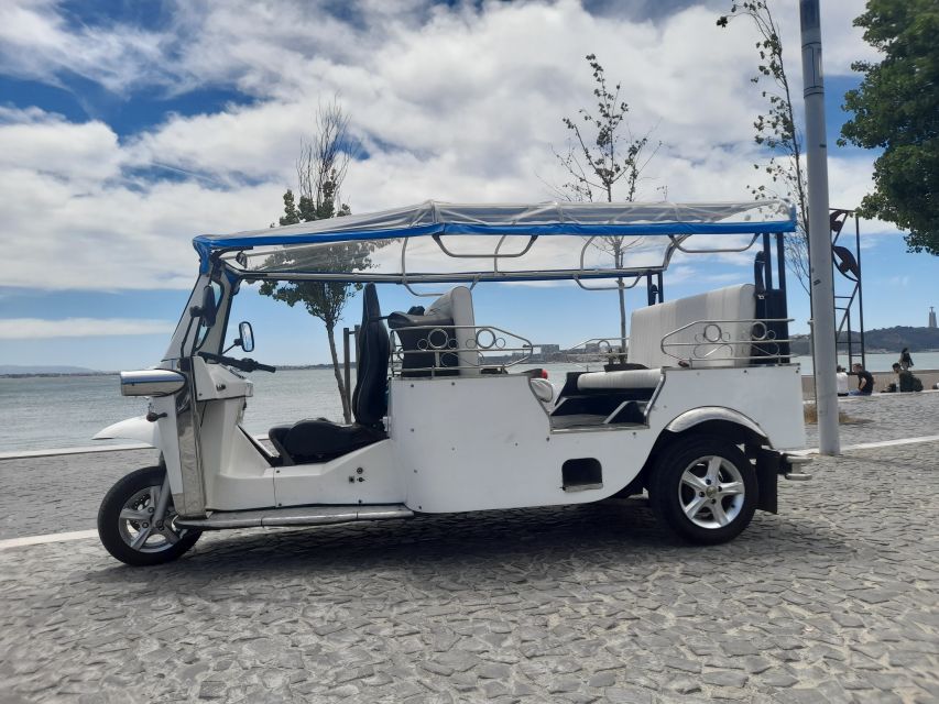 Lisbon: Private Tuk-Tuk Tour for 2 hours - A stop at the Santa Justa Lift