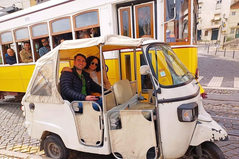Lisbon: Private Tuk-Tuk Tour with Local Guide - What the guide adds to the experience