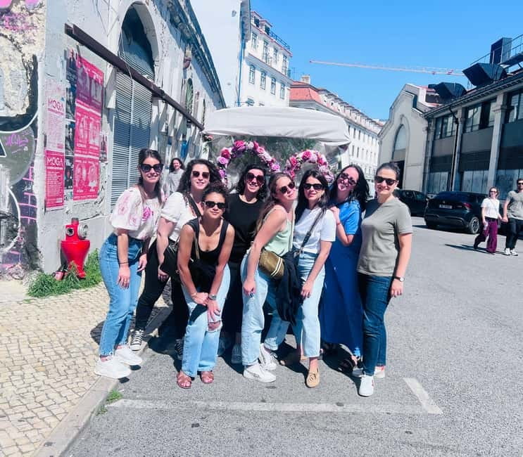 Lisbon: Private Tuktuk Tour with History & Music - Santa Luzia, Portas do Sol, and Senhora do Monte