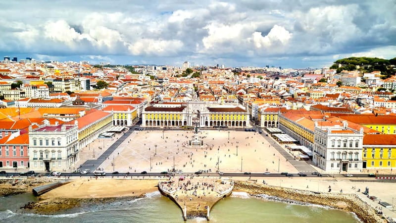 Lisbon: Private Tuktuk Tour with History & Music - Starting near Time Out Market and the riverfront