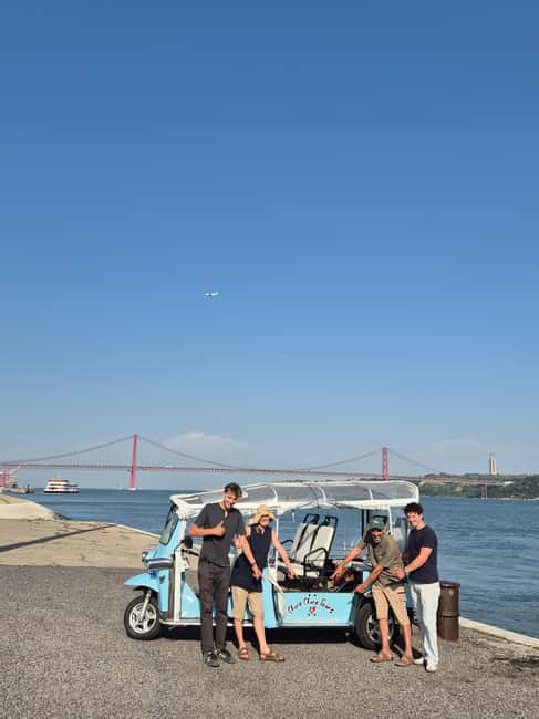 Lisbon: Skip-the-Line Pastéis de Belém & Belém Tuk-Tuk Tour - What the guide adds