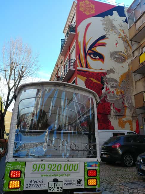 Lisbon Street Art by Tuk Tuk : Graffiti & Murals Discovery - Why street art works especially well from a tuk tuk