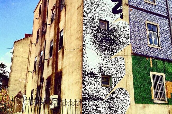 Lisbon Street Art - Private Guided Tour in a Electric Tuk Tuk - Portas do Sol and a final city view