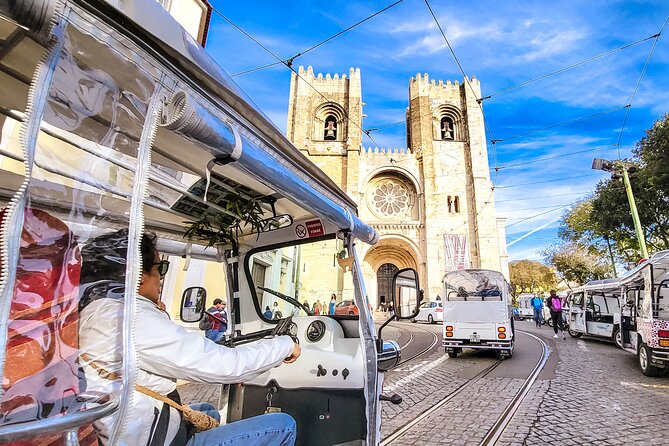 Lisbon tour Oldtown & Viewpoints on a tuktuk - Portas do Sol, where the Tagus opens below you