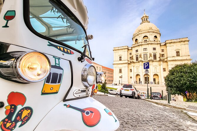 Lisbon tour Oldtown & Viewpoints on a tuktuk - Walking through Alfama, where the route slows down