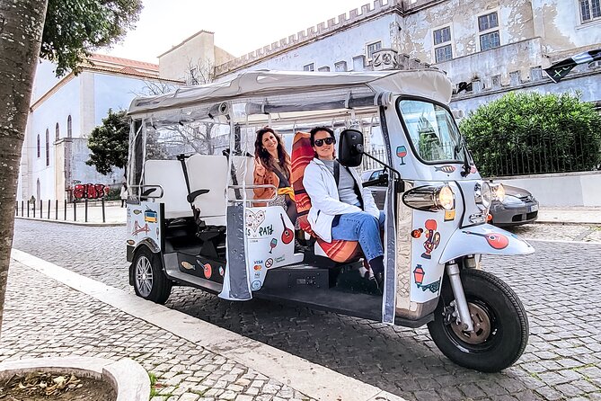 Lisbon tour Oldtown & Viewpoints on a tuktuk! - Lisbon Cathedral and the old quarter
