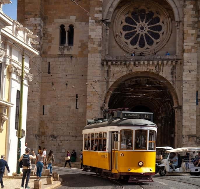 Lisbon Tram 28 Route : Electric Tuk Tuk | Professional Guide - Why take a tuk-tuk instead of Tram 28?