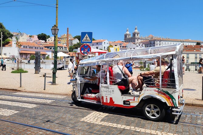 Lisbon Tuk Tuk: Explore Lisbon’s Hidden Treasures 1:30h - Portas do Sol: Lisbon’s postcard view