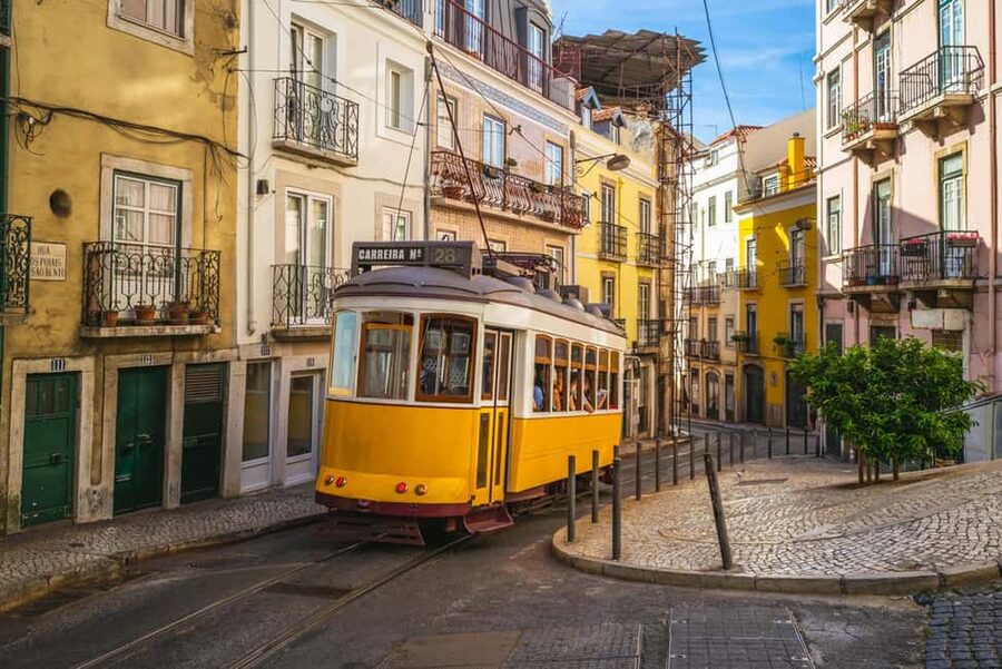 Lisbon: Tuk Tuk Hop-On Hop-Off Tour - Belem as a possible custom addition