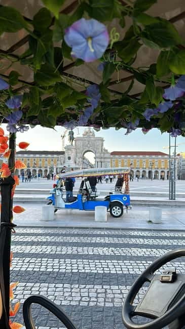 Lisbon Tuk Tuk Tour 1 Hour 30 Min - Santa Apolonia and the riverfront route
