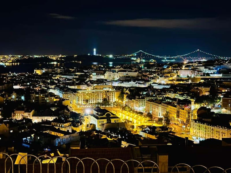 Lisbon Tuk Tuk Tour 1 Hour 30 Min - A short pause at Time Out Market