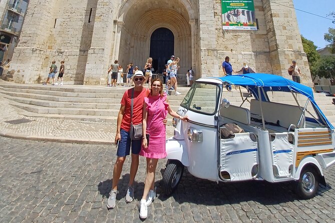 Lisbon Tuk Tuk Tour – 1-Hour Old Town Experience - Ten minutes inside Lisbon Cathedral