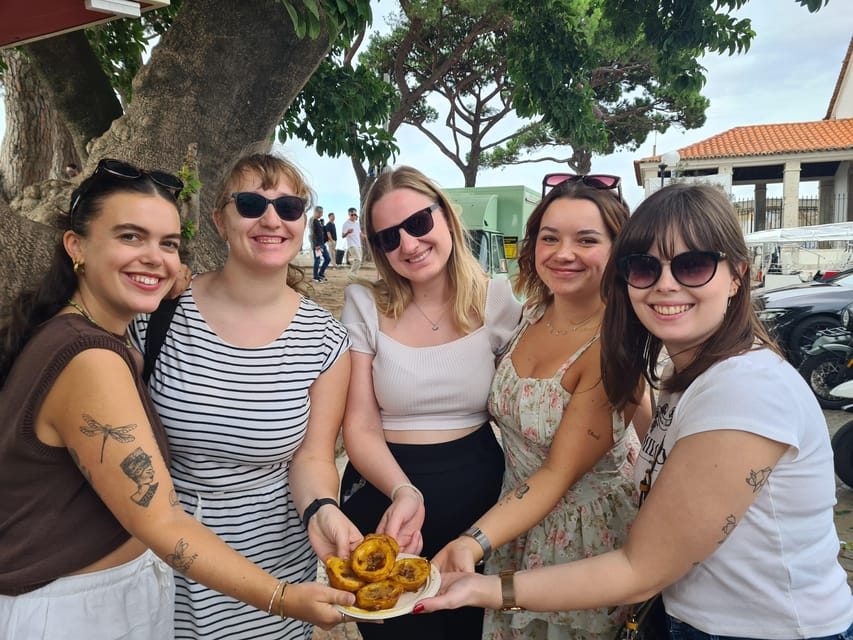 Lisbon: Tuk-Tuk Tour in French or German w/True Local Guide - What the ride feels like in practice