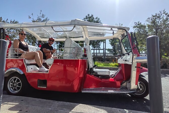 Lisbon Tuktuk Tour With Pickup - Praça do Comércio and the riverfront center