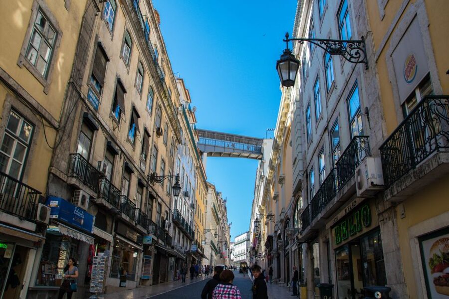 Lisbon with Tukxi: Historical Secrets by Tuk-Tuk - Graça and Two Big Viewpoints