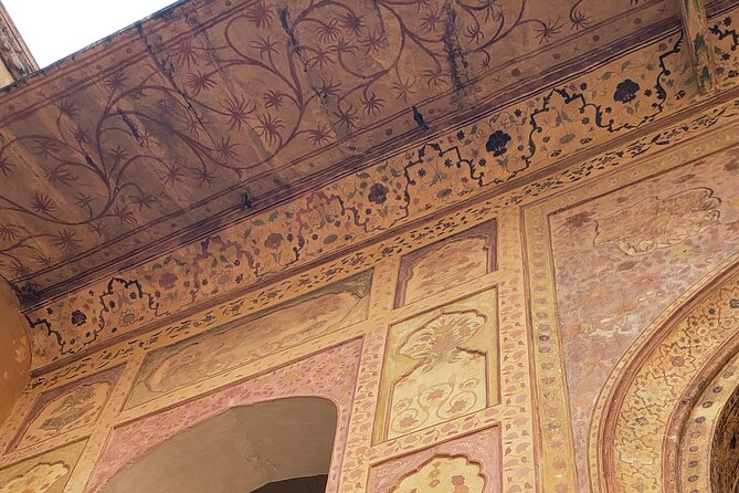 Local breakfast & full city tour by TukTuk - Amber Fort gives the day its grand opening