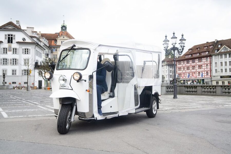 Lucerne: eTukTuk City Tour - What the Ride Feels Like in Rain and Cold