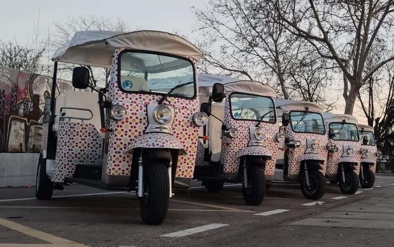 Madrid: City Tours - 6 seats private ecological tuk tuk - Key points at a glance