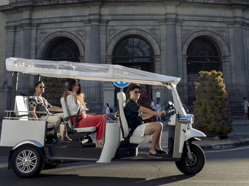 Madrid: Eco-Friendly, Private, and Unique Tuk Tuk Experience - Puerta de Alcalá and Madrid’s grand boulevard