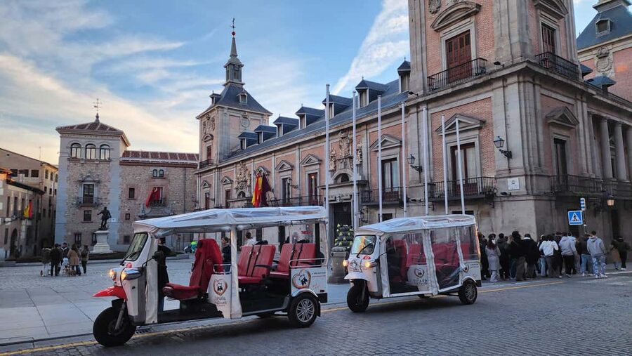 Madrid: Explore the City in an Electric Tuk Tuk - Starting beside the Prado and Madrid Stock Exchange