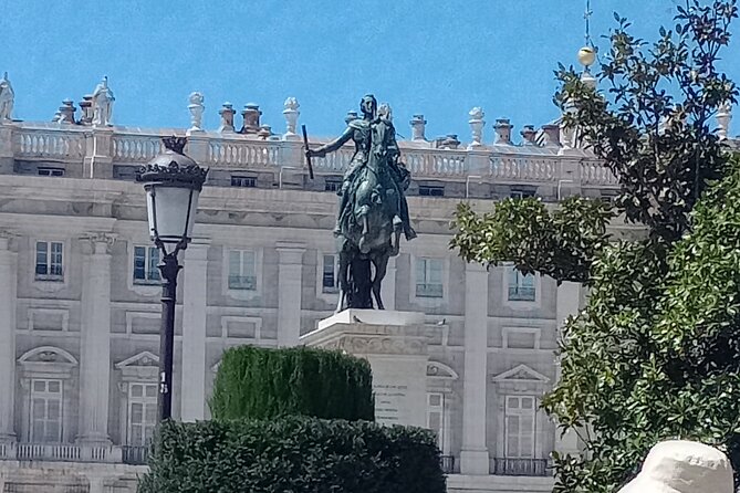 Madrid in Tuk Tuk with Local Guide Included - The Prado Museum and its surrounding streets