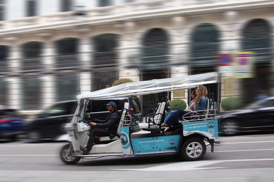 Madrid: Make your own 60 minutes tuk tuk tour - What this Madrid tuk tuk tour really offers