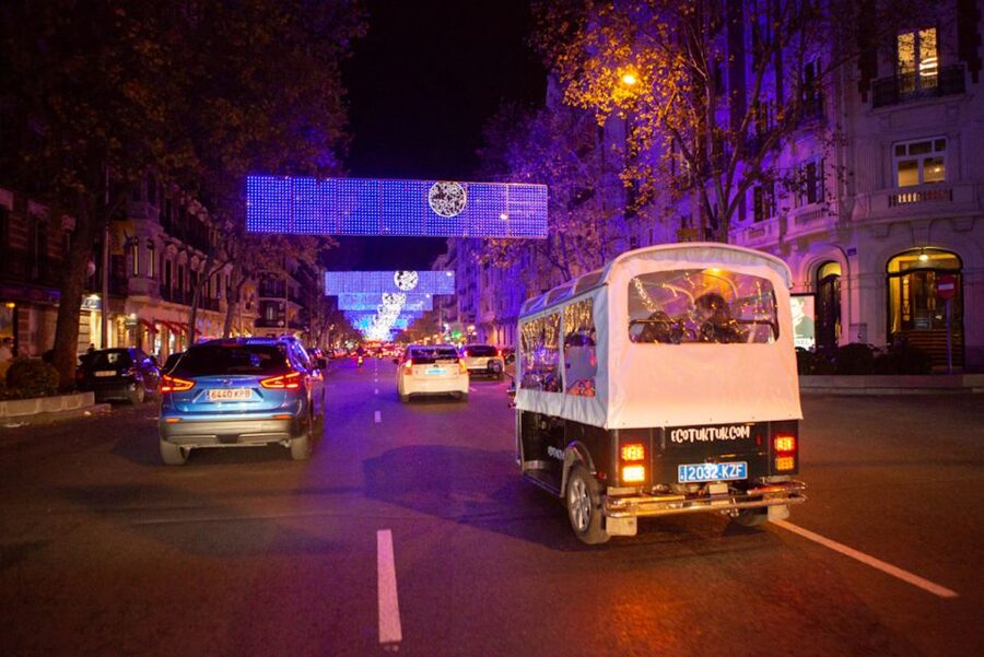 Madrid: Private Christmas Lights Tour by Eco Tuk-Tuk - Plaza de Colón and the National Library