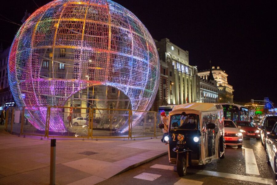 Madrid: Private Christmas Lights Tour by Eco Tuk-Tuk - Private value at $47 per person