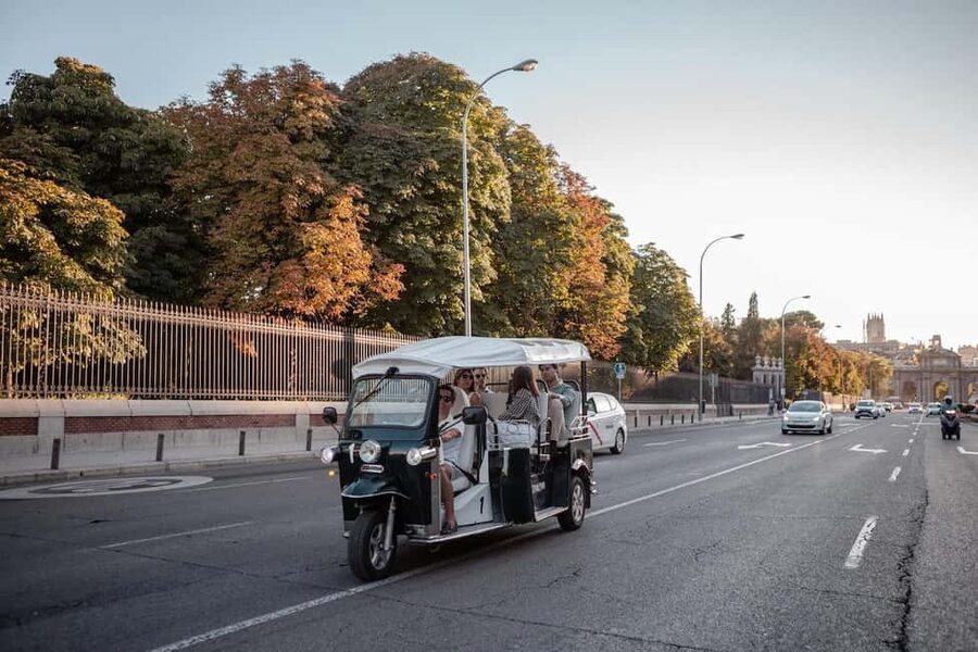 Madrid: Private City Tour by Eco Tuk Tuk - Choosing between one, two, three, and four hours