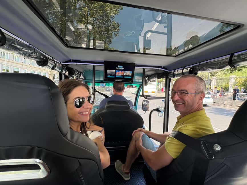 Madrid: Tour with Tuk Tuk Zero: Bernabéu and the Golden Mile. 1h 15min - Starting at Neptune Fountain beside the Thyssen Museum