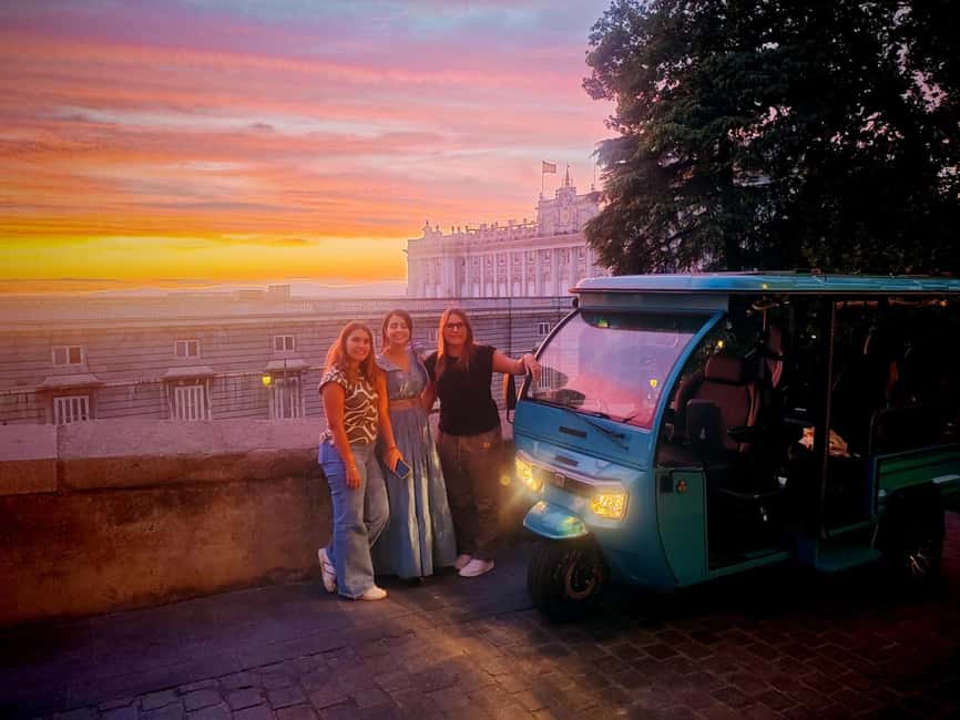 Madrid: Tour with Tuk Tuk Zero: The Best of Madrid in 2h 15min - Salamanca, Serrano, and the Golden Mile