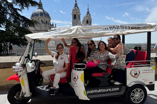 Madrid Tuk Tuk & Olé Experience – Private 1.5h Cultural Tour - Royal Madrid begins at the palace