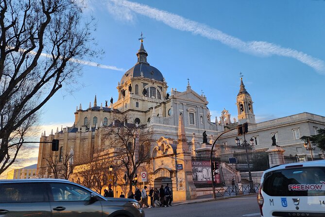 Madrid Tuk Tuk & Olé Experience – Private 1.5h Cultural Tour - The Prado and Spain’s grand cultural axis