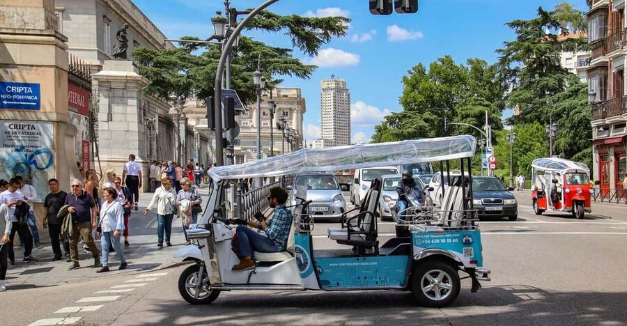 Madrid Tuk Tuk Welcoming Tour - What the two-hour format really gives you