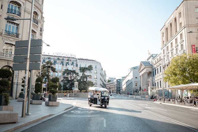 Madrid Welcome Tour with Local Guide in Eco Tuk Tuk Private - Why this is a smart first look at Madrid