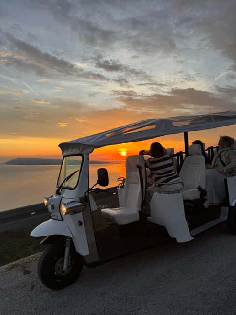 Makarska: Skywalk Tuk-Tuk Tour with Skip-the-Line Ticket - Animals and mountain views along the road
