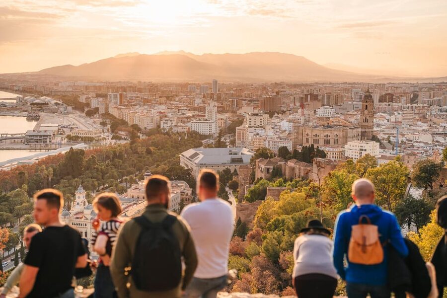 Málaga 1-hour by TukTuki: Essential and Private Tour - Along Playa de La Malagueta and Baños del Carmen