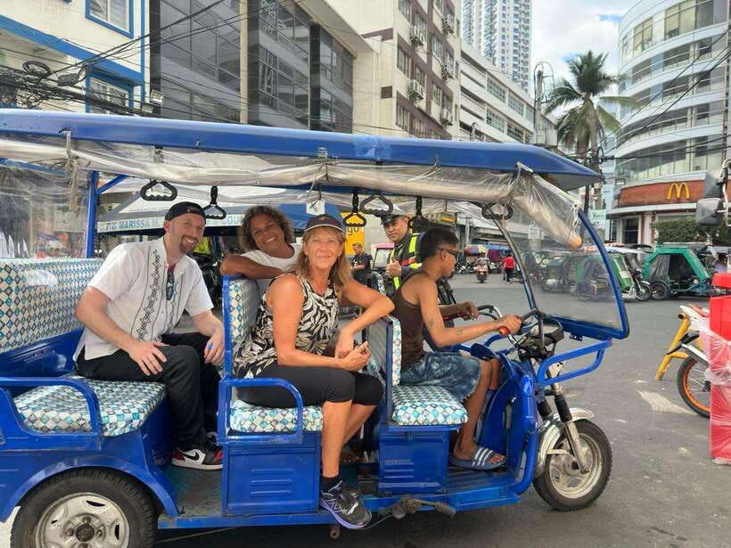 Manila: Guided Tuk Tuk Ride - Divisoria market life, one lane at a time