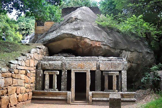 Mihintale TukTuk tour at Anuradhapura - What the $55 group price really covers