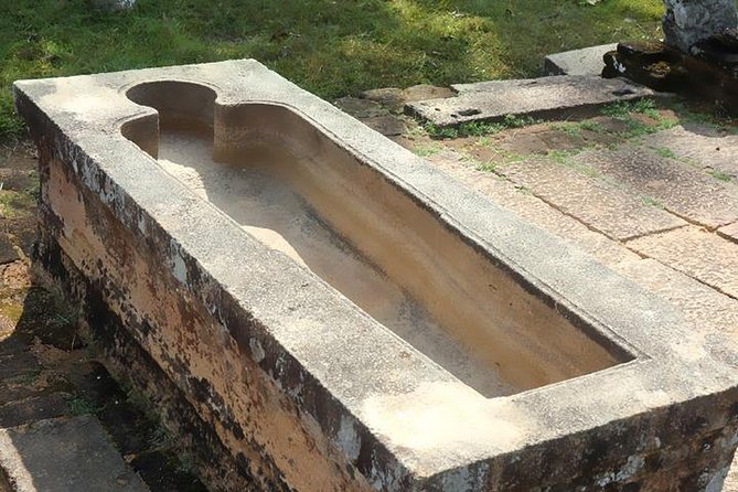 Mihintale TukTuk tour at Anuradhapura - Exploring the ancient hospital at Mihintale