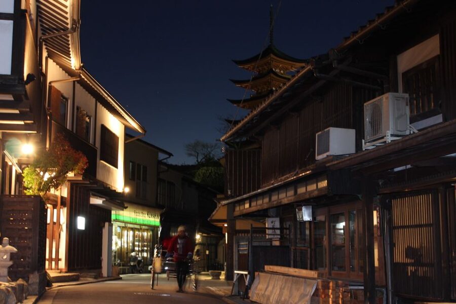 Miyajima: Private Rickshaw Tour to Itsukushima Shrine - What the private format really adds