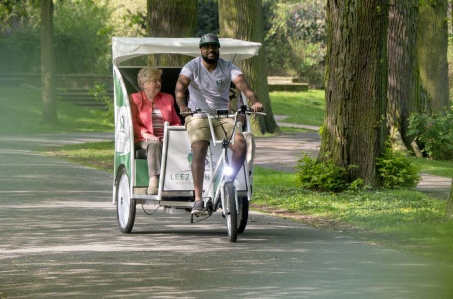 Münster-Highlights-Tour with Rickshaw-Guide - What the guides add to the ride